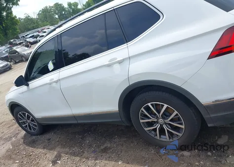 2020 Volkswagen Tiguan 2.0T Se/2.0T Se R-Line Black/2.0T Sel из США, поврежденный, VIN 3VV3B7AX6LM054238